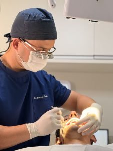 Cirurgia de implante dentário no CROE